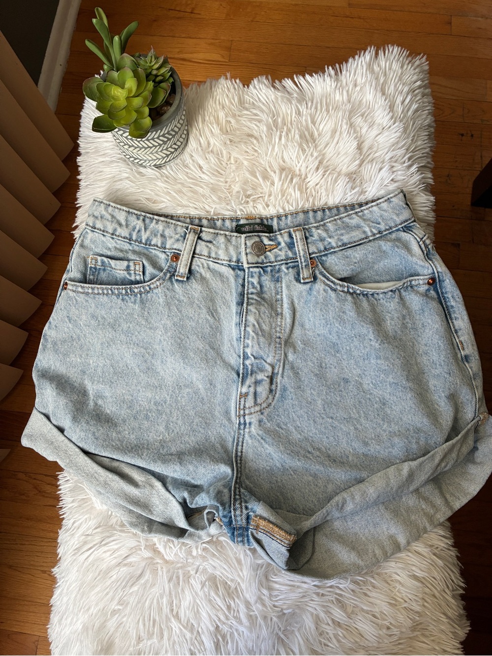 Wild Fable High Rise Mom Denim Shorts 💙